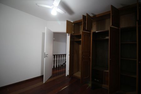 Casa à venda com 200m², 3 quartos e 4 vagasQuarto 2