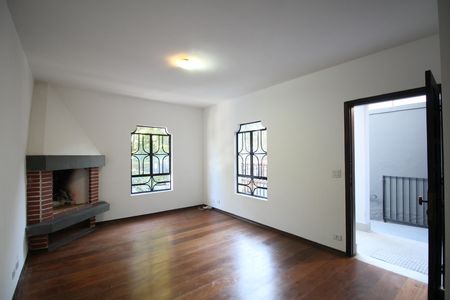 Casa à venda com 200m², 3 quartos e 4 vagasSala
