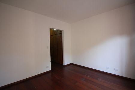 Casa à venda com 200m², 3 quartos e 4 vagassuíte 