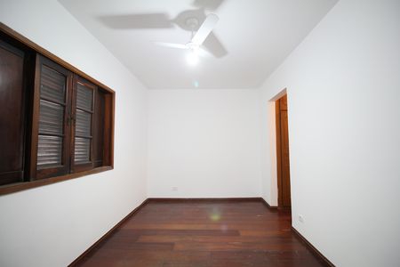 Casa à venda com 200m², 3 quartos e 4 vagasQuarto 