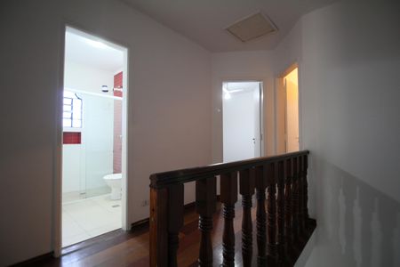 Casa à venda com 200m², 3 quartos e 4 vagasCorredor 