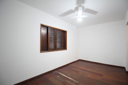 Casa à venda com 200m², 3 quartos e 4 vagasQuarto 3