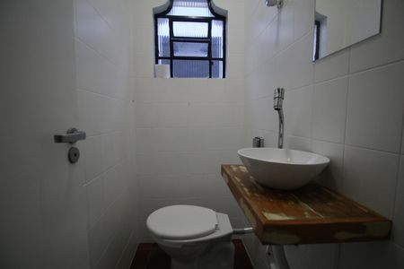 Casa à venda com 200m², 3 quartos e 4 vagasLavabo