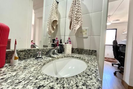 Apartamento à venda com 85m², 3 quartos e 2 vagasBanheiro Corredor