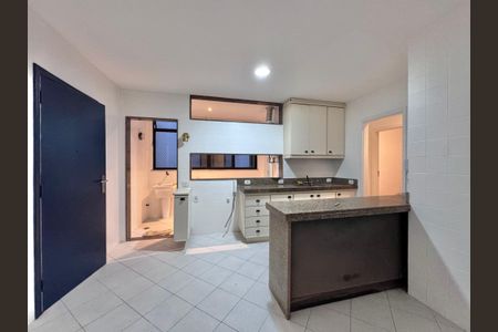 Apartamento à venda com 200m², 3 quartos e 2 vagasCozinha