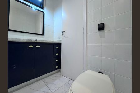 Apartamento à venda com 200m², 3 quartos e 2 vagasBanheiro Social