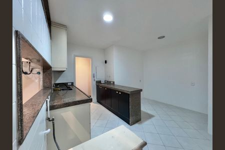 Apartamento à venda com 200m², 3 quartos e 2 vagasCozinha