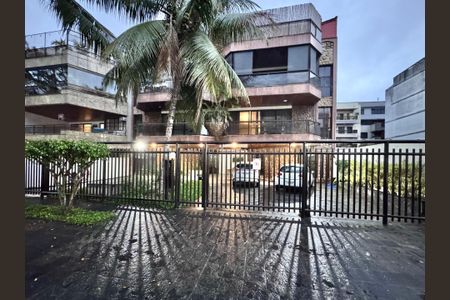 Apartamento à venda com 200m², 3 quartos e 2 vagasFachada