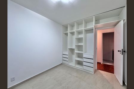 Apartamento à venda com 200m², 3 quartos e 2 vagasQuarto 2