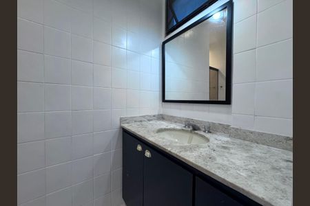 Apartamento à venda com 200m², 3 quartos e 2 vagasBanheiro Social