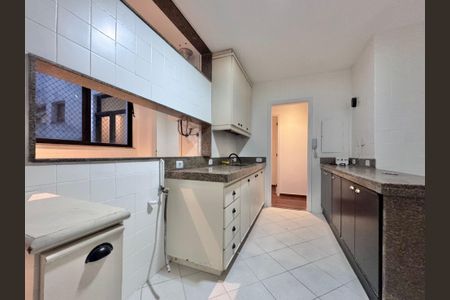 Apartamento à venda com 200m², 3 quartos e 2 vagasCozinha