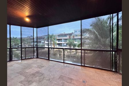 Apartamento à venda com 200m², 3 quartos e 2 vagasVaranda