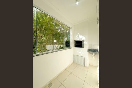 Apartamento para alugar com 72m², 2 quartos e 1 vagaVaranda