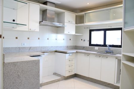 Apartamento à venda com 230m², 4 quartos e 3 vagasCozinha