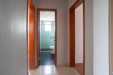 Corredor de apartamento para alugar com 2 quartos, 81m² em Castelo, Belo Horizonte