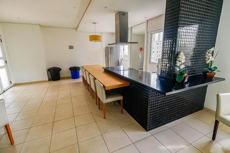 Apartamento para alugar com 50m², 2 quartos e 1 vaga Apartamento para alugar com 50m², 2 quartos e 1 vagaÁrea comum - Salão de festas