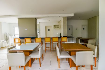 Apartamento para alugar com 50m², 2 quartos e 1 vaga Apartamento para alugar com 50m², 2 quartos e 1 vagaÁrea comum - Salão de festas