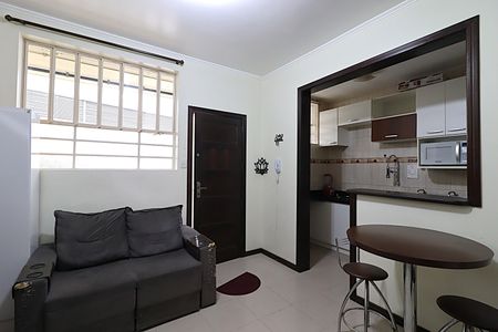 Sala de apartamento para alugar com 2 quartos, 45m² em Floresta, Porto Alegre