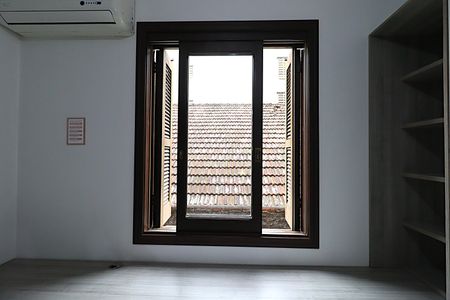 Janela do Quarto 1 de apartamento para alugar com 2 quartos, 45m² em Floresta, Porto Alegre