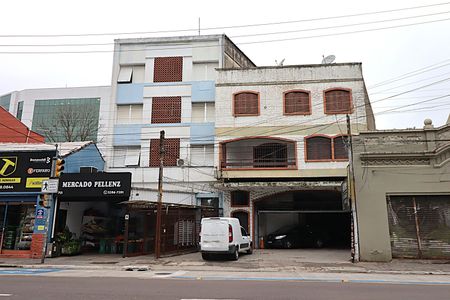 Fachada do Prédio de apartamento para alugar com 2 quartos, 45m² em Floresta, Porto Alegre