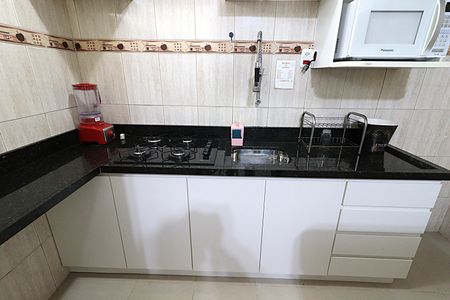 Cozinha de apartamento para alugar com 2 quartos, 45m² em Floresta, Porto Alegre