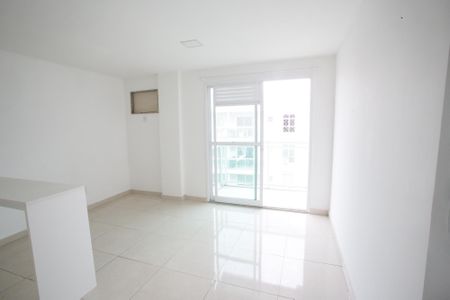 Sala de kitnet/studio à venda com 1 quarto, 41m² em Taquara, Rio de Janeiro