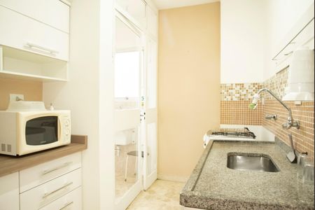 Apartamento à venda com 68m², 2 quartos e 1 vagaCozinha