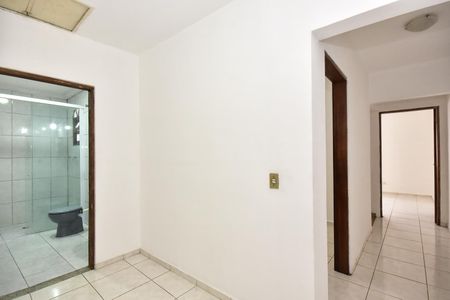 Casa à venda com 240m², 3 quartos e 5 vagasCorredor