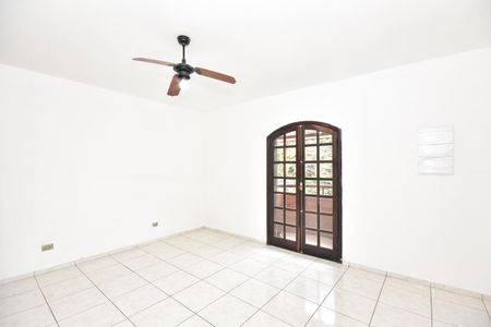 Casa à venda com 240m², 3 quartos e 5 vagasSuíte