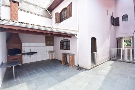 Casa à venda com 240m², 3 quartos e 5 vagasQuintal