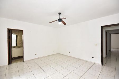 Casa à venda com 240m², 3 quartos e 5 vagasSuíte