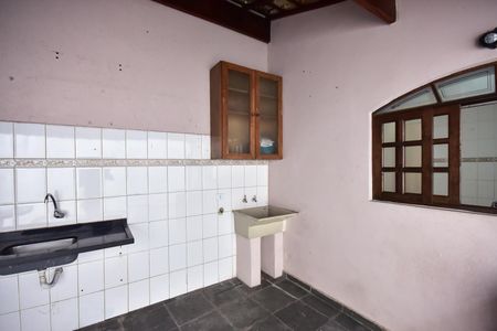 Casa à venda com 240m², 3 quartos e 5 vagasÁrea de Serviço