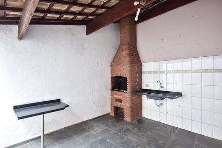 Casa à venda com 240m², 3 quartos e 5 vagasChurrasqueira