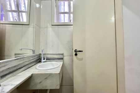 Casa para alugar com 170m², 3 quartos e 2 vagasBanheiro Corredor