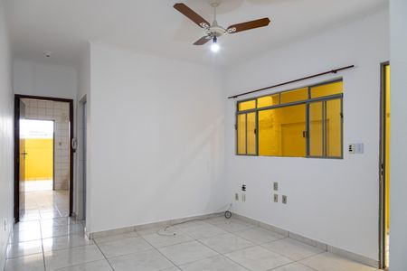 Sala de casa para alugar com 2 quartos, 110m² em Itaquera, São Paulo