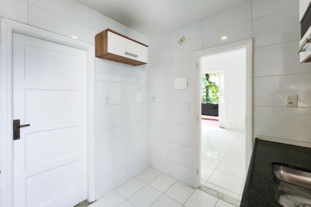 Apartamento para alugar com 75m², 3 quartos e sem vagaCozinha 