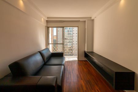 Apartamento para alugar com 72m², 2 quartos e 1 vagaSala
