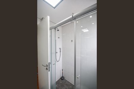 Apartamento à venda com 107m², 3 quartos e 2 vagas Apartamento à venda com 107m², 3 quartos e 2 vagasBanheiro da Suíte