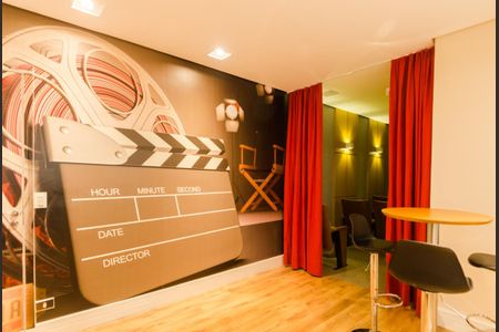 Apartamento à venda com 107m², 3 quartos e 2 vagas Apartamento à venda com 107m², 3 quartos e 2 vagasCinema