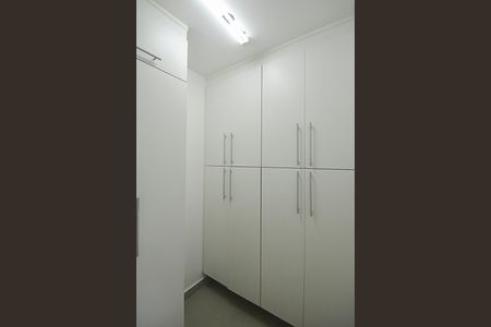 Apartamento à venda com 107m², 3 quartos e 2 vagas Apartamento à venda com 107m², 3 quartos e 2 vagasDespensa