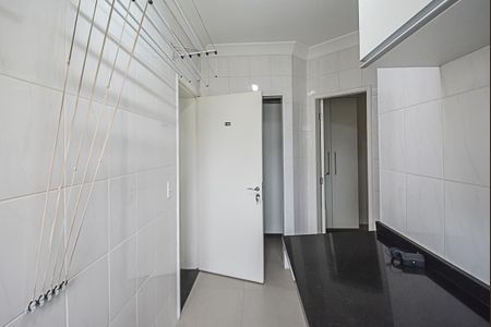 Apartamento à venda com 107m², 3 quartos e 2 vagas Apartamento à venda com 107m², 3 quartos e 2 vagasÁrea de Serviço