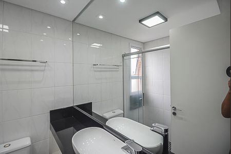 Apartamento à venda com 107m², 3 quartos e 2 vagas Apartamento à venda com 107m², 3 quartos e 2 vagasBanheiro da Suíte