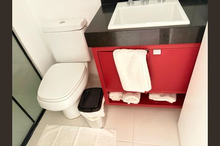Banheiro de kitnet/studio para alugar com 1 quarto, 36m² em Vila Cordeiro, São Paulo