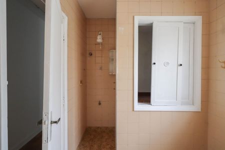 Casa para alugar com 130m², 2 quartos e 1 vaga Casa para alugar com 130m², 2 quartos e 1 vagaBanheiro