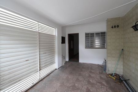 Casa para alugar com 130m², 2 quartos e 1 vaga Casa para alugar com 130m², 2 quartos e 1 vagaGaragem