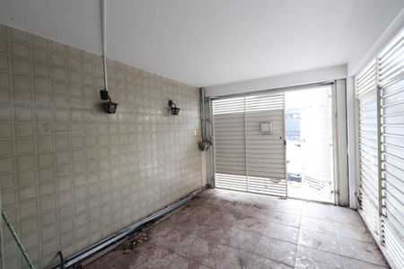 Casa para alugar com 130m², 2 quartos e 1 vaga Casa para alugar com 130m², 2 quartos e 1 vagaGaragem