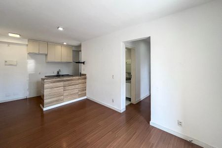 Sala de apartamento para alugar com 3 quartos, 68m² em Jardim Celeste, São Paulo