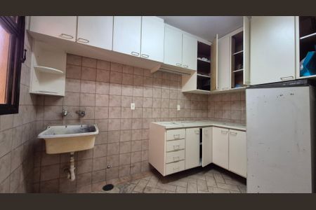 Casa à venda com 180m², 3 quartos e 2 vagas Casa à venda com 180m², 3 quartos e 2 vagasLavanderia