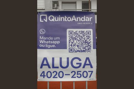 Fachada de apartamento para alugar com 2 quartos, 54m² em São João, Porto Alegre