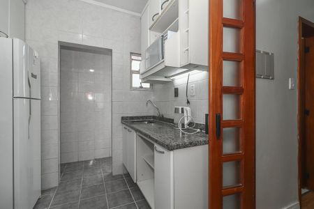 Cozinha de apartamento para alugar com 2 quartos, 54m² em São João, Porto Alegre